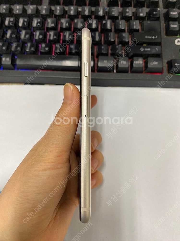023941 아이폰SE3 화이트 A급 64GB 배터리성...--5