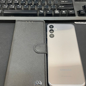 갤럭시M15 와이드7 그레이 128GB 무잔상 상태좋은 중고14만팝니다.