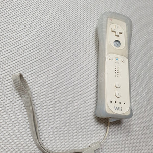 [닌텐도 위] 리모콘 / 어댑터와 케이블/ 기타히어로3/ 위피트 Wii Fit 씨디 3개 / 위피트 Wii Fit Plus 씨디 2개 / 눈차크 블랙 4개 RVL-ASM-4 / 센