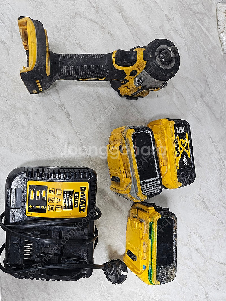 디월트 dcf922 임팩+배터리3개 +충전기입니다--3