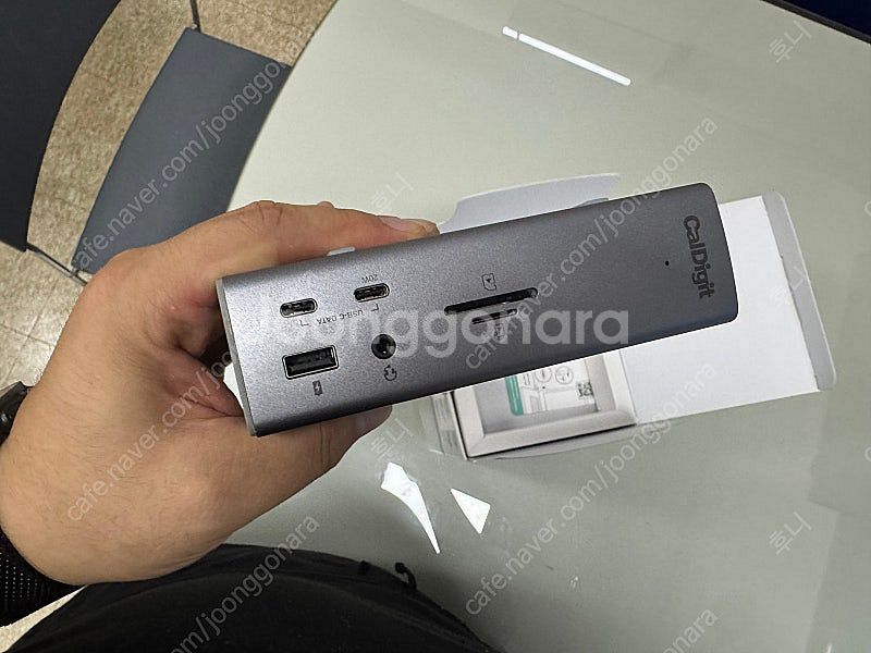 칼디짓 썬더볼트4 독 TS4 팝니다.--1