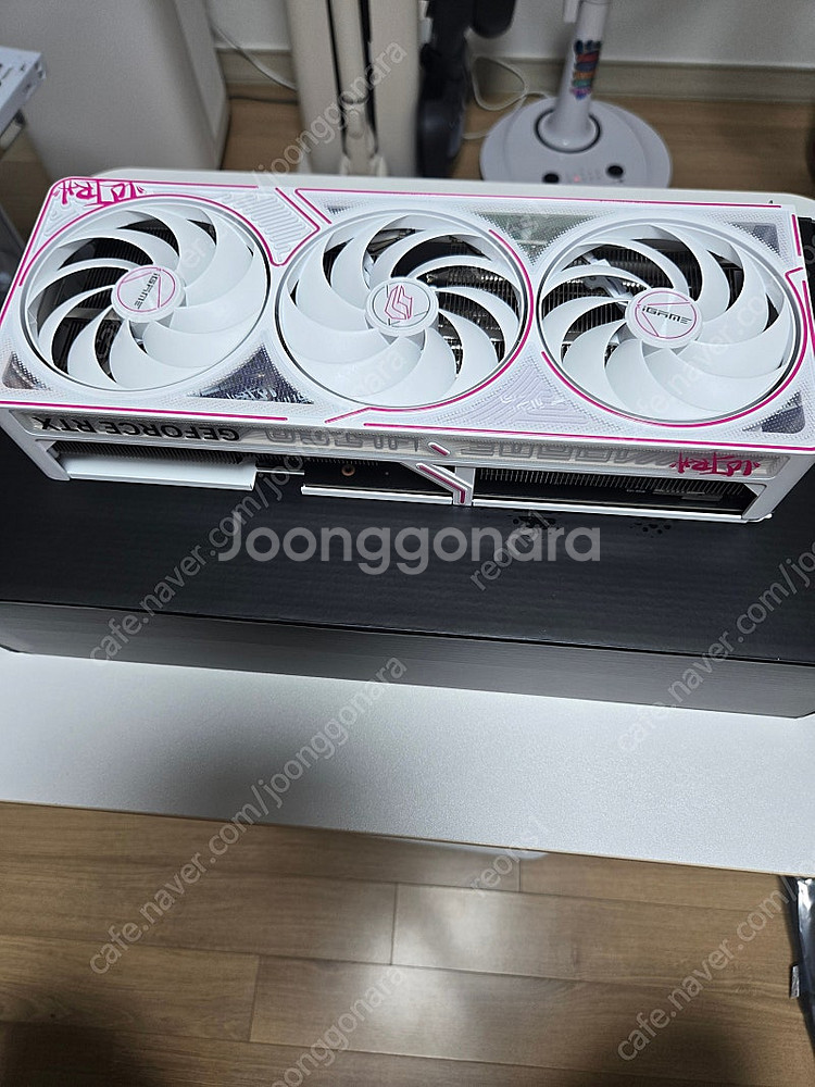 컬러풀 RTX 5080 OC 그래픽 카드--1