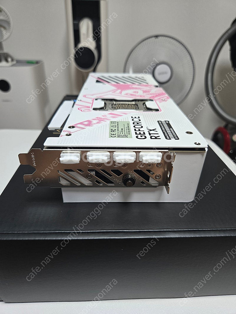 컬러풀 RTX 5080 OC 그래픽 카드--3