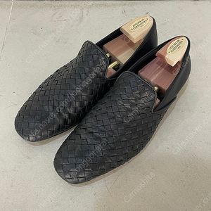보테가베네타 인트레치아토 로퍼 블랙 270-275사이즈 (디올 루이비통 몽클레어 스톤아일랜드 알든 트리커즈 처치스 인코텍스 톰포드 남성 스니커즈)