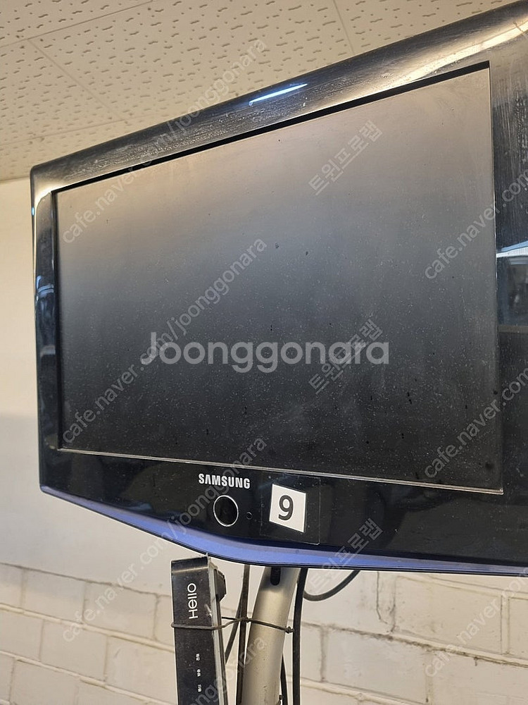 런닝머신tv거치대팜매합니다 tv포함8대--2