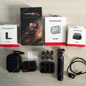Insta360 Ace Pro2 액션캠 미사용 판매(무적 배터리세트)