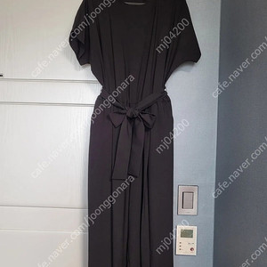 새상품 씨이앤 점프수트