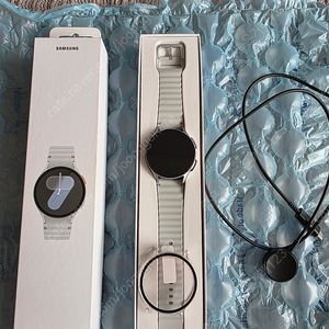 (풀박스/거의새거)갤럭시워치7 44 블루투스(실버)+풀커버케이스