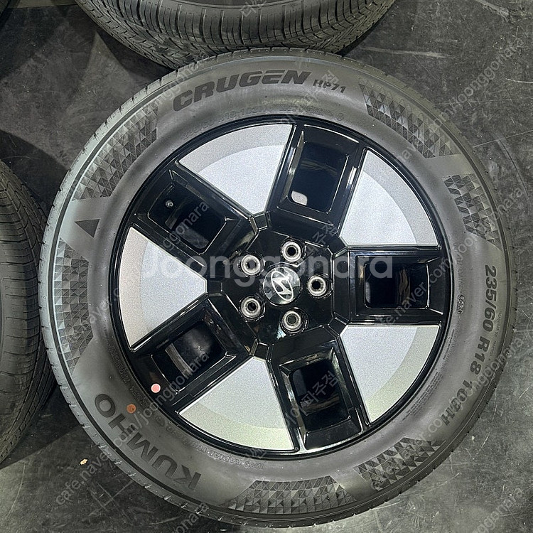 싼타페MX5 18인치 임판급 중고 휠타이어 235601...--3