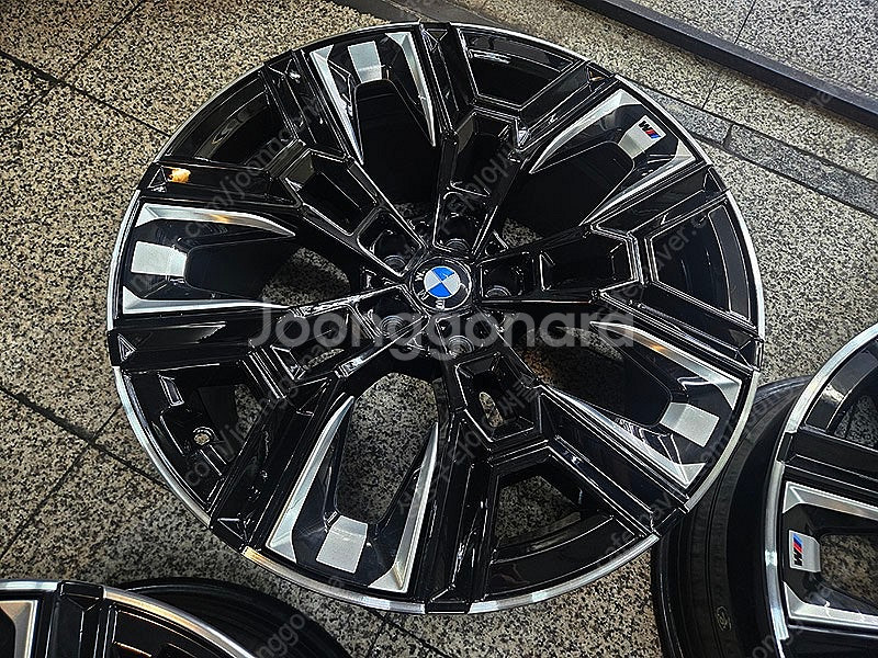 [판매] BMW G60 5시리즈 940M 정품 20인치...--4