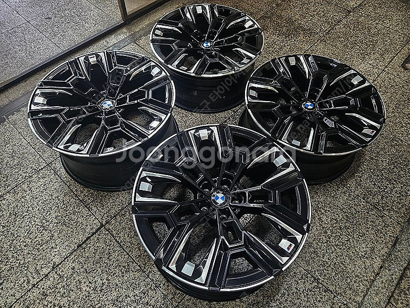 [판매] BMW G60 5시리즈 940M 정품 20인치...--6