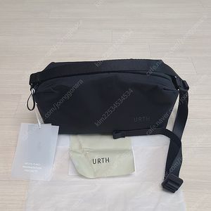 URTH 어스 카메라 가방 슬링백 블랙