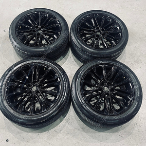 [ 제네시스 ] DH , G80 18인치 블랙 휠 타이어 팝니다.