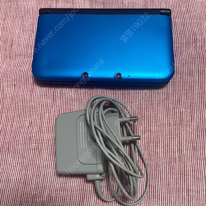 닌텐도 국내정발 3DSXL 블루 정품 충전기와 정품펜 포함, 게임칩 1개 포함 택포 16만