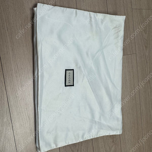 구찌 GUCCI GG 마몬트 레더 파우치 475317 DJ20T 1000 블랙 판매합니다.