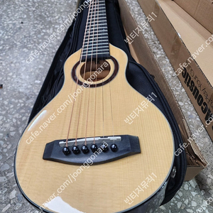 기타 통기타 땅콩기타 영행용기타 미니기타 이큐 탑솔리드 원목기타 전기통기타 겸용 고급전문가용 거의새것