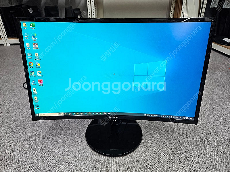 삼성 27인치 커브드 모니터 팝니다--1