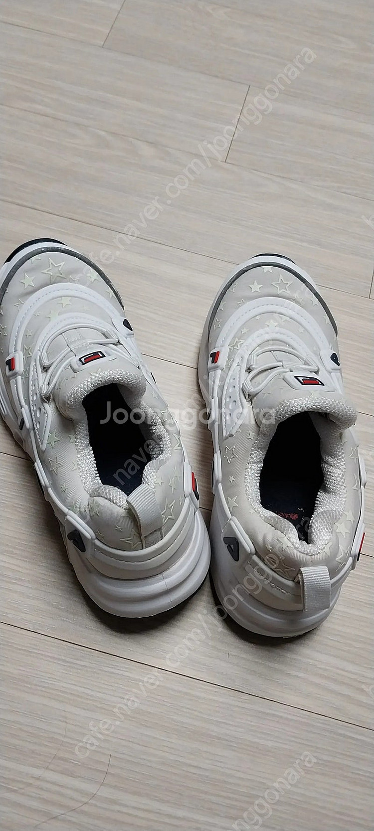 필라 휠라 220입니다--2