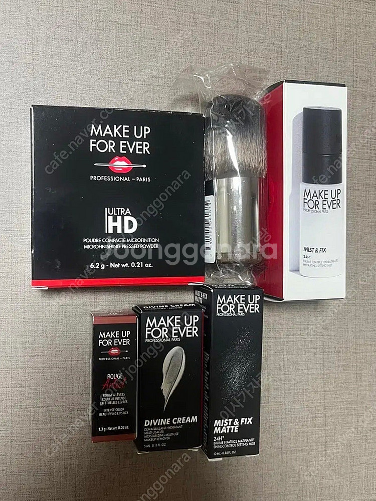 메이크업포에버 프레스드 파우더+브러쉬 새상품--0