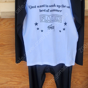 플라키키래쉬가드 새상품