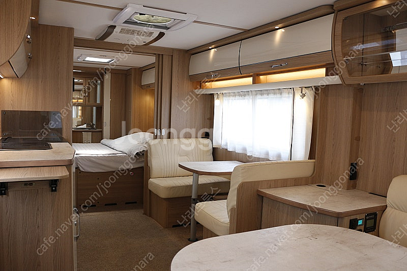 럭셔리 캠핑카 LMC 익스퀴지트 VIP685--5