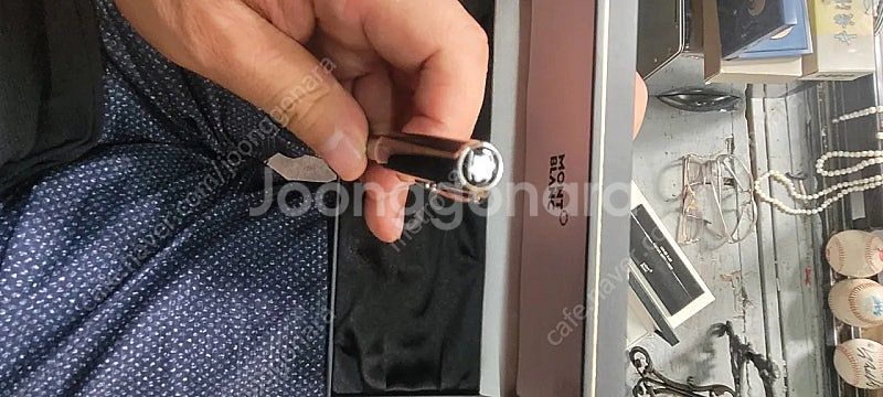 몽블랑 볼펜 작은사이즈 판매가 20 만원 직거래는 압구...--1