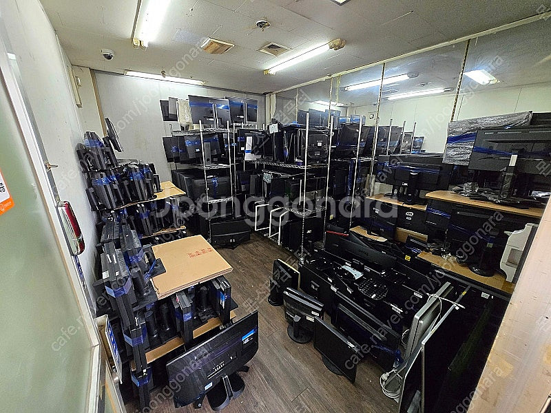 삼성 엘지 등 각종 브랜드, 사이즈 별 모니터 판매합니...--0