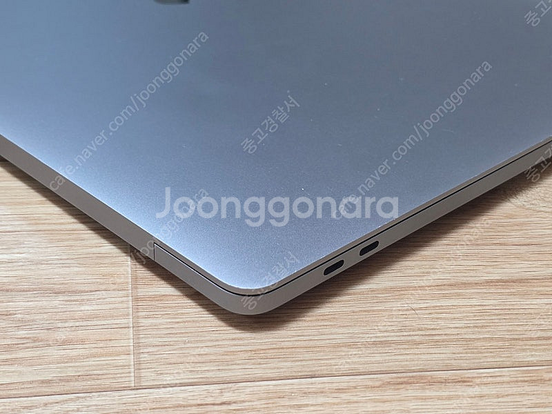 맥북프로 2019 16인치 팝니다. i7/램16G/SS...--7