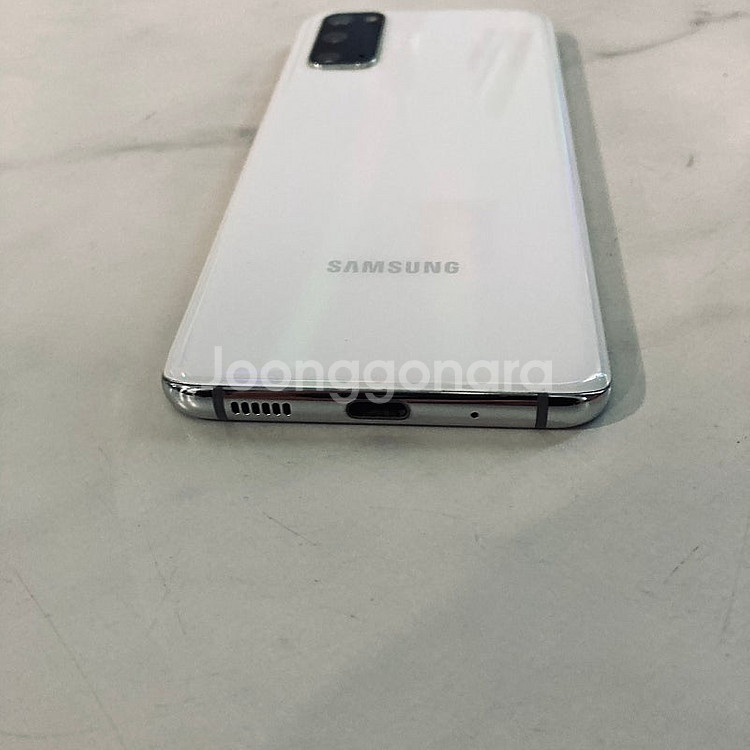 갤럭시 S20 화이트 128기가 액정깨끗! 매우깨끗! 12만원 판매합니다--2