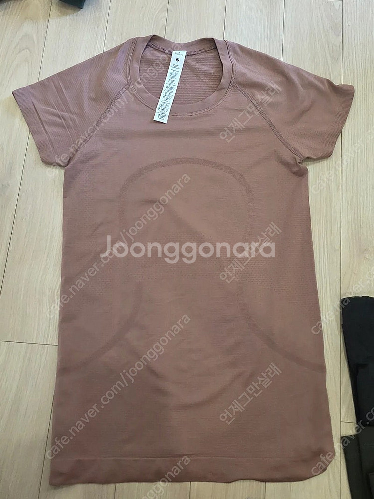 룰루레몬 티셔츠4 3종,레깅스m 2종 일괄--4