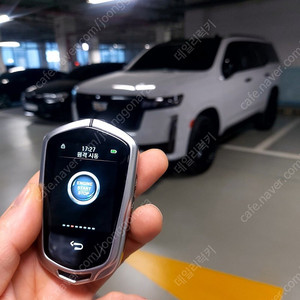 캐딜락 SUV 에스컬레이드 모든연식 자동차키를 최신형 캐딜락 전용 타입 LCD 풀터치 스크린 디스플레이키로 업그레이드 제작 편리한 원격시동, 차량제어 기능 활설화 추가 작업
