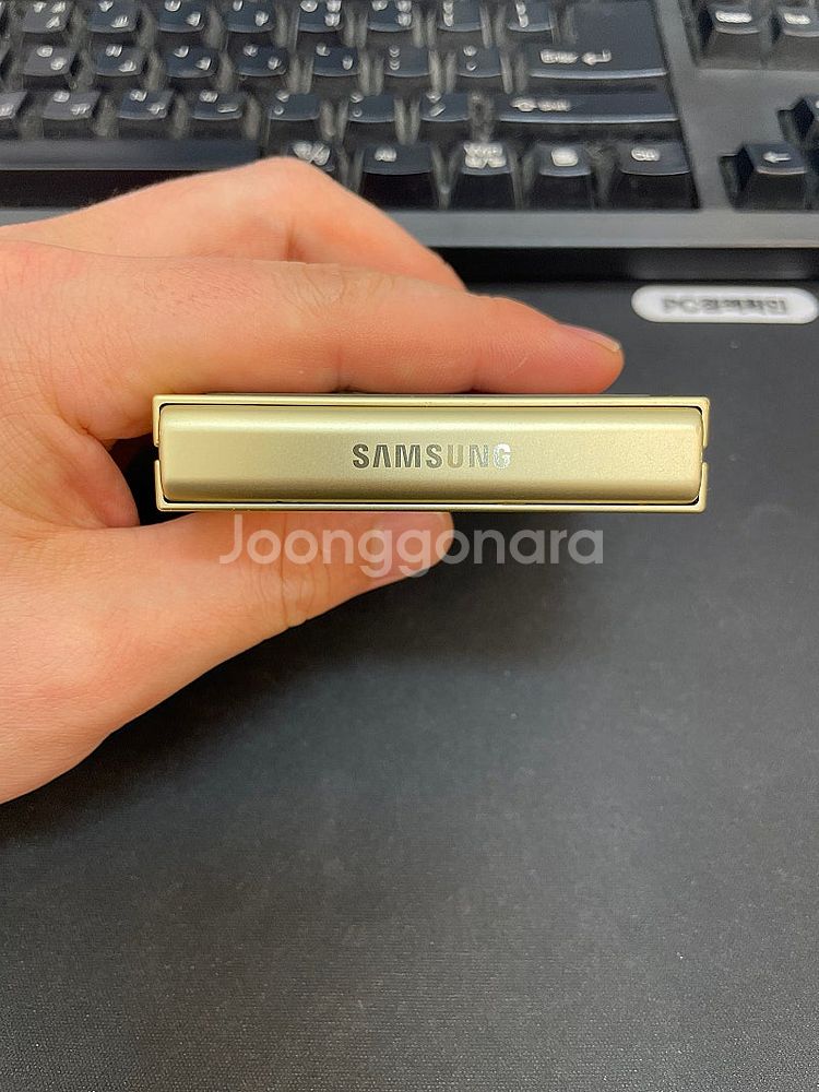 갤럭시Z플립6 옐로우 256GB 무잔상 가성비좋은 중고...--3