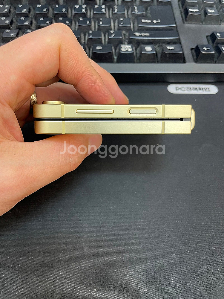 갤럭시Z플립6 옐로우 256GB 무잔상 가성비좋은 중고...--6