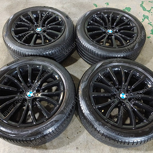 [판매] BMW F10 5시리즈 럭셔리 18인치 블랙 휠타이어