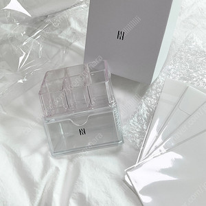 [고급 인테리어!] Hera 헤라 고급 화장대 화장품 정리함 새상품 4900원! (헤라 립스틱 틴트 블러셔 립밤 란제리 파우치)