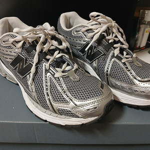 뉴발1906 U1906RCG (SILVER METALLIC+ BLACK) 285