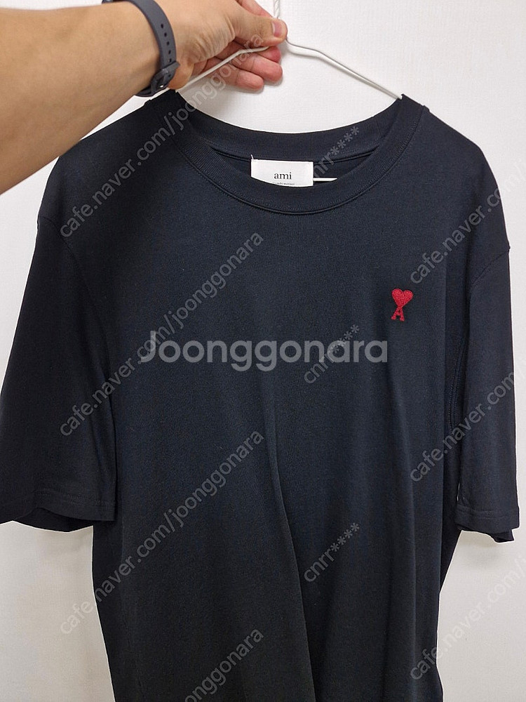 정품 아미 블랙 티셔츠 팝니다. 한국인 기준 (L-XL...--0