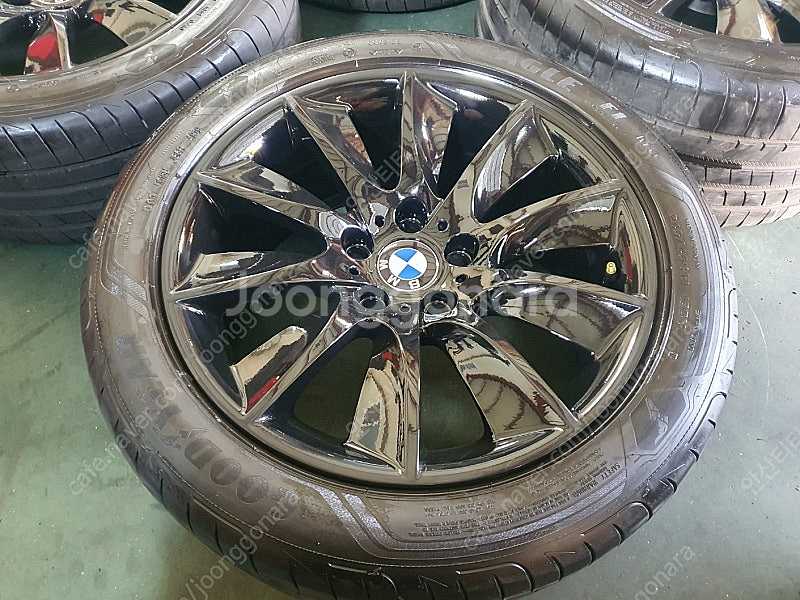 [판매] BMW 5시리즈 터빈 18인치 휠타이어 판매합...--0