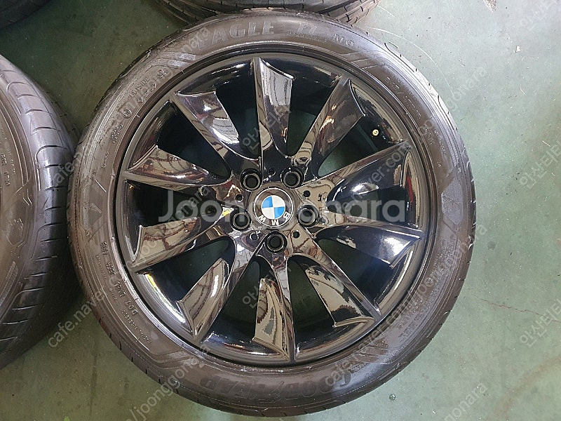[판매] BMW 5시리즈 터빈 18인치 휠타이어 판매합...--2