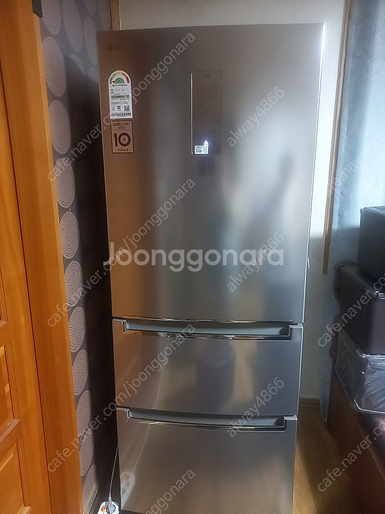 대구 김치냉장고 LG 327L 1년사용 내놔요~--2