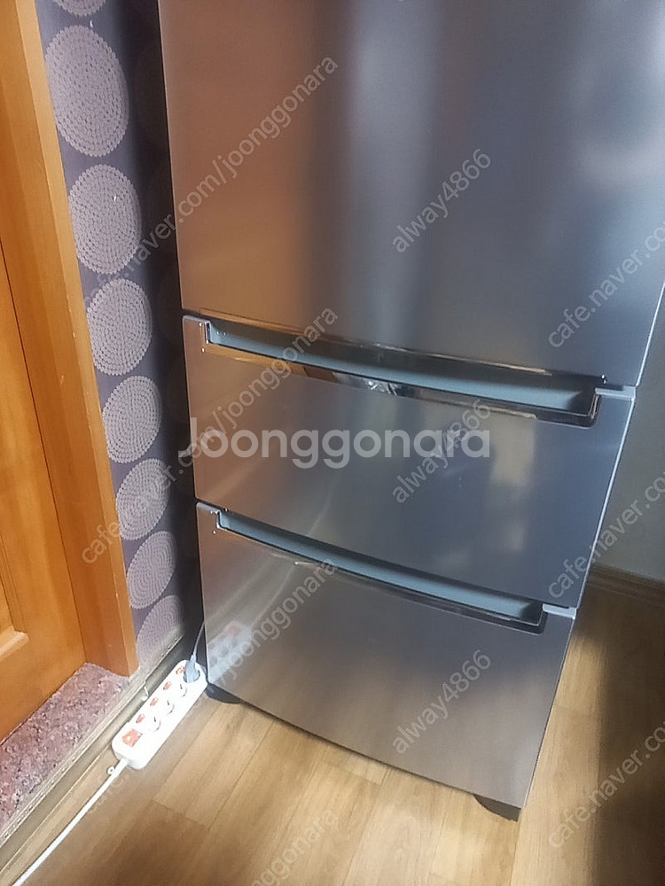 대구 김치냉장고 LG 327L 1년사용 내놔요~--4