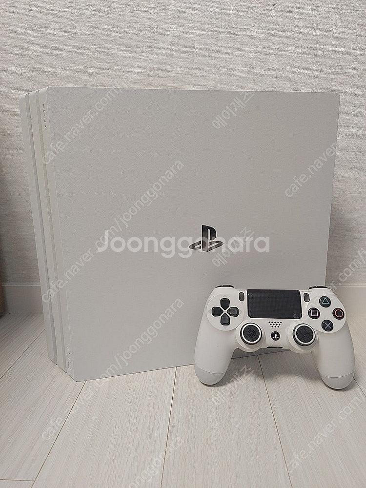 PS4 프로 7117B 1TB 화이트--0