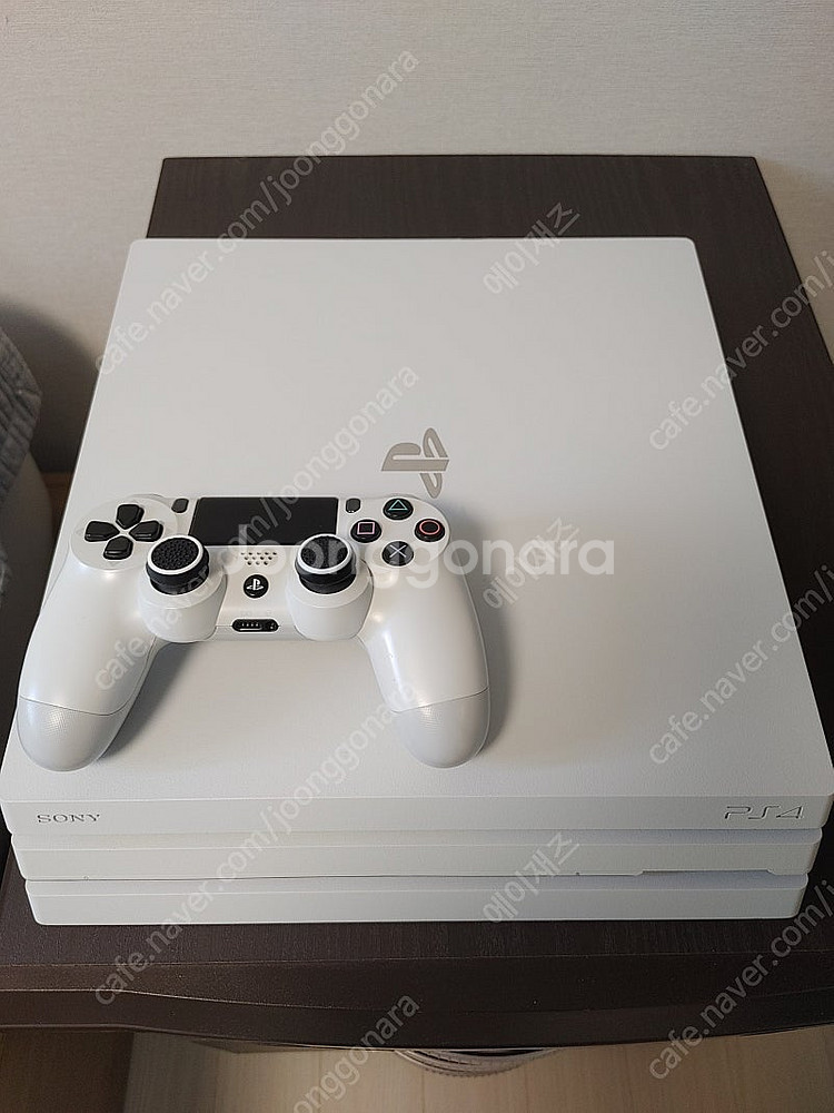 PS4 프로 7117B 1TB 화이트--1