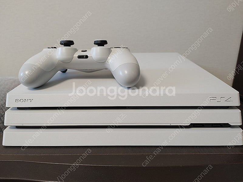 PS4 프로 7117B 1TB 화이트--2