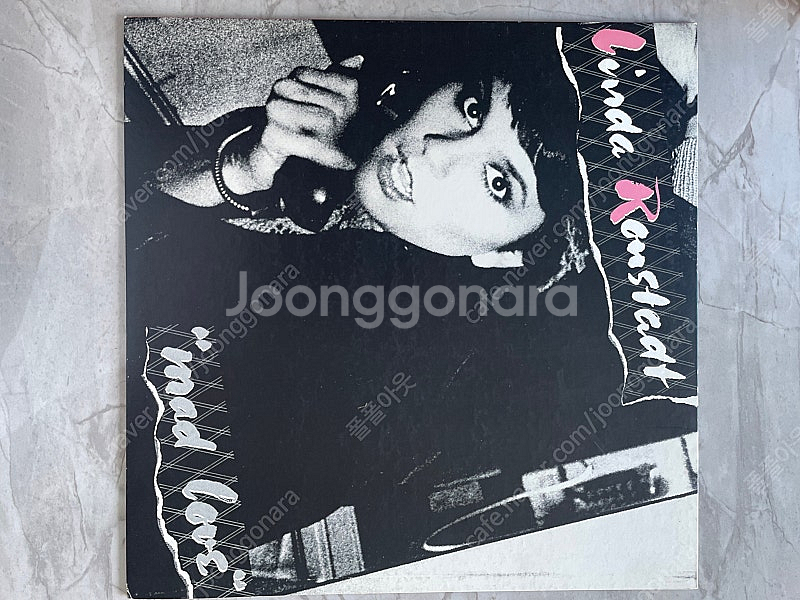 린다 론스태트의 Mad Love LP 음반입니다--0