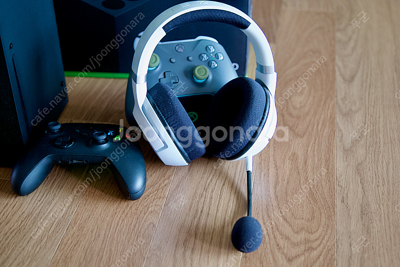 XBOX Series X 1TB 및 주변기기 일괄판매합...--0