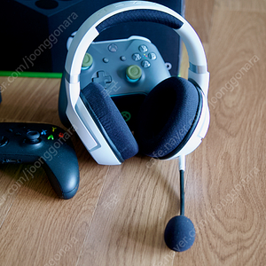 XBOX Series X 1TB 및 주변기기 일괄판매합니다