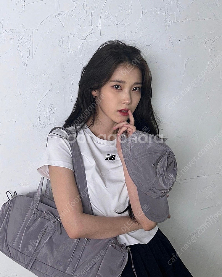(공홈정품) 뉴발란스 글로시 리본 더플백 프레클 에이치...--0