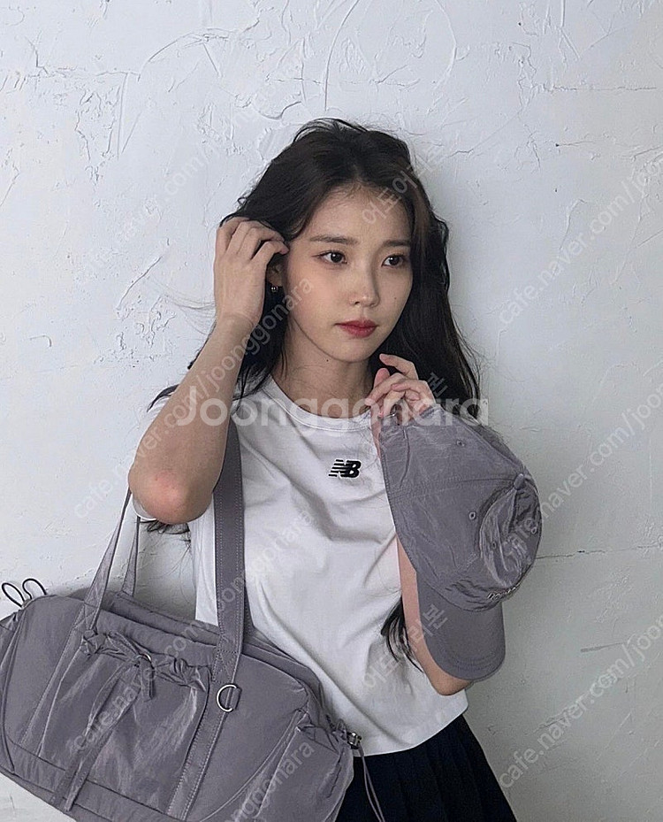 (공홈정품) 뉴발란스 글로시 리본 더플백 프레클 에이치...--1