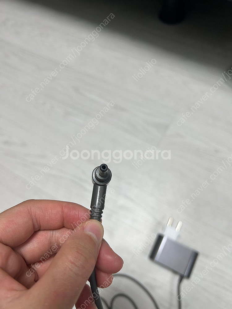 다이슨 V10, V11 정품 충전기 1.5만원--1